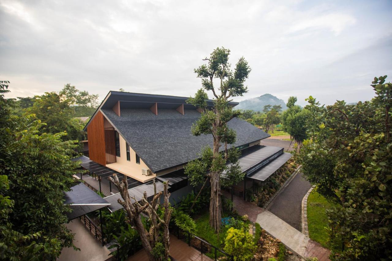 The Chamuang Forest Nakhon Nayok Exterior photo